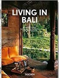 Living in Bali. 40th Ed. (Ciltli)